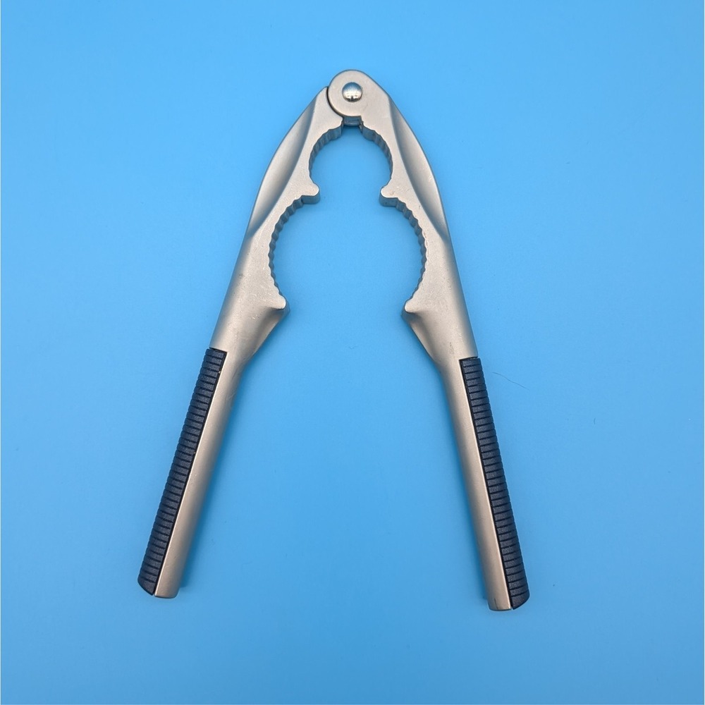 Heavy Duty Metal Nut / Shell Cracker w Textured Plastic Grips. Unbranded